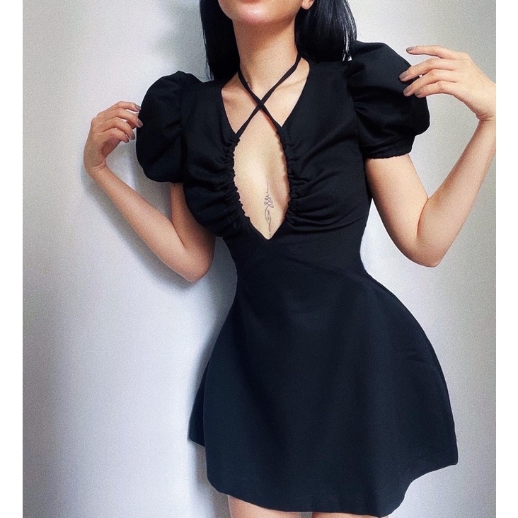 Đầm Xoè Cut Ngực Thiết Kế