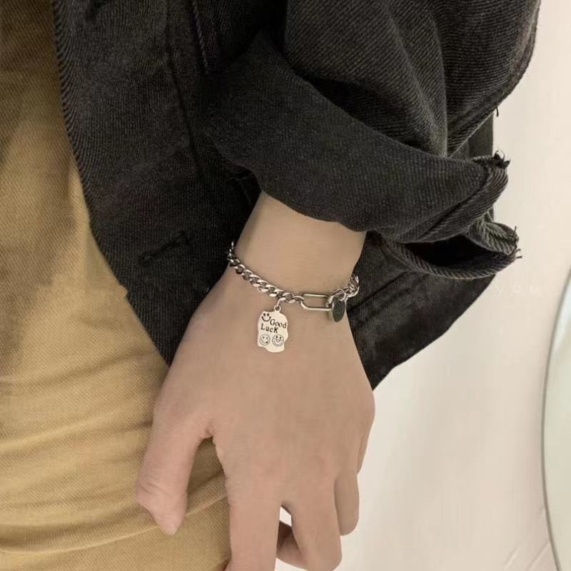 Vòng đeo tay mặt hình mặt cười thời trang