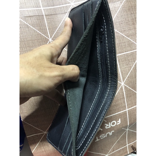 Ví da bò khắc - Vòng Tay LV