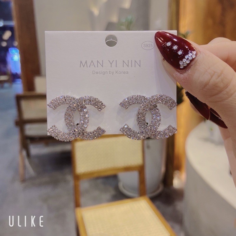 Bông tai chan€nl đính đá sang chảnh