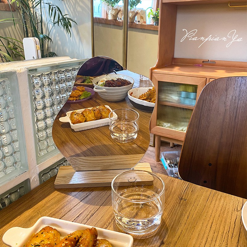 Gương trang điểm để bàn thiết kế đơn giản tiện dụng