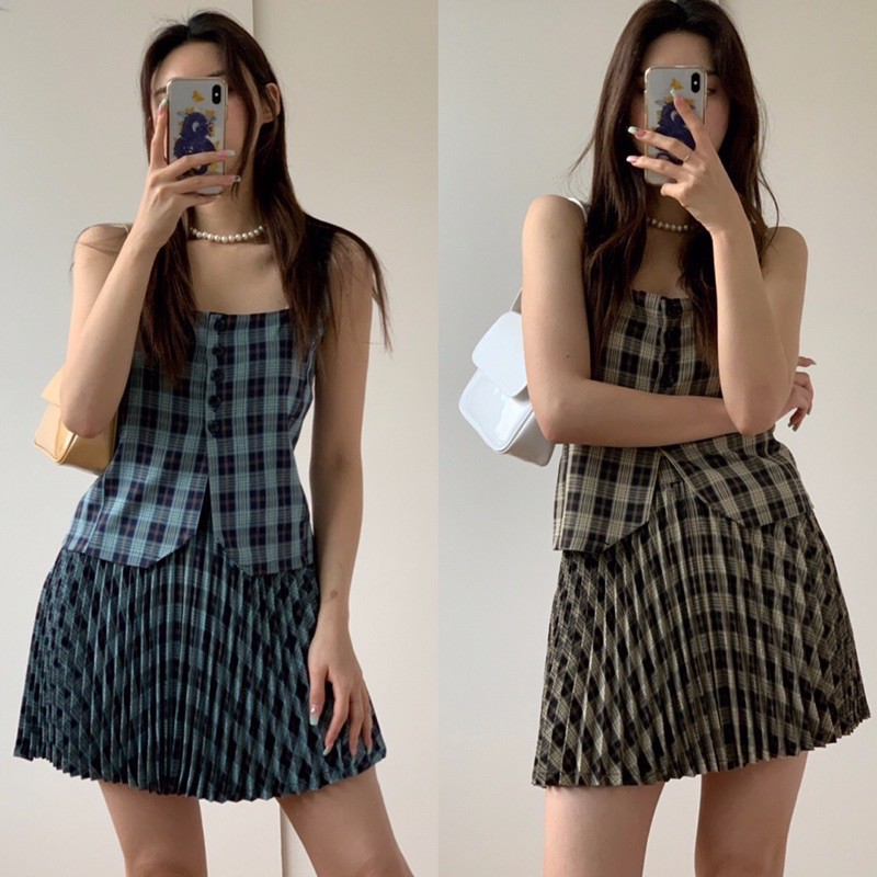 Set áo và chân váy xếp li