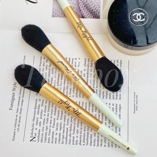 Cọ phủ phấn Too Faced Mr. Right