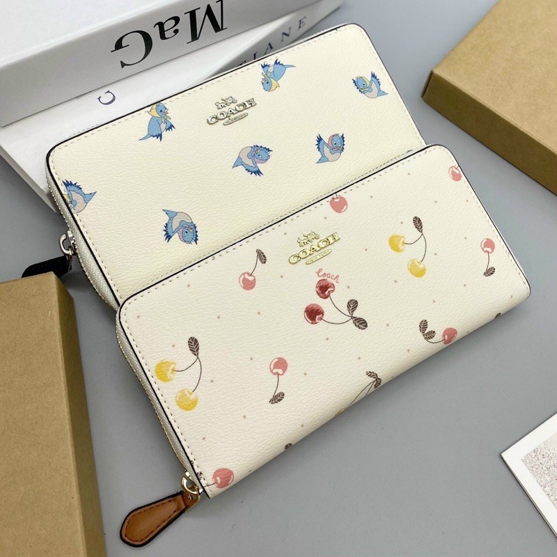 VÍ COACH C2893-1813