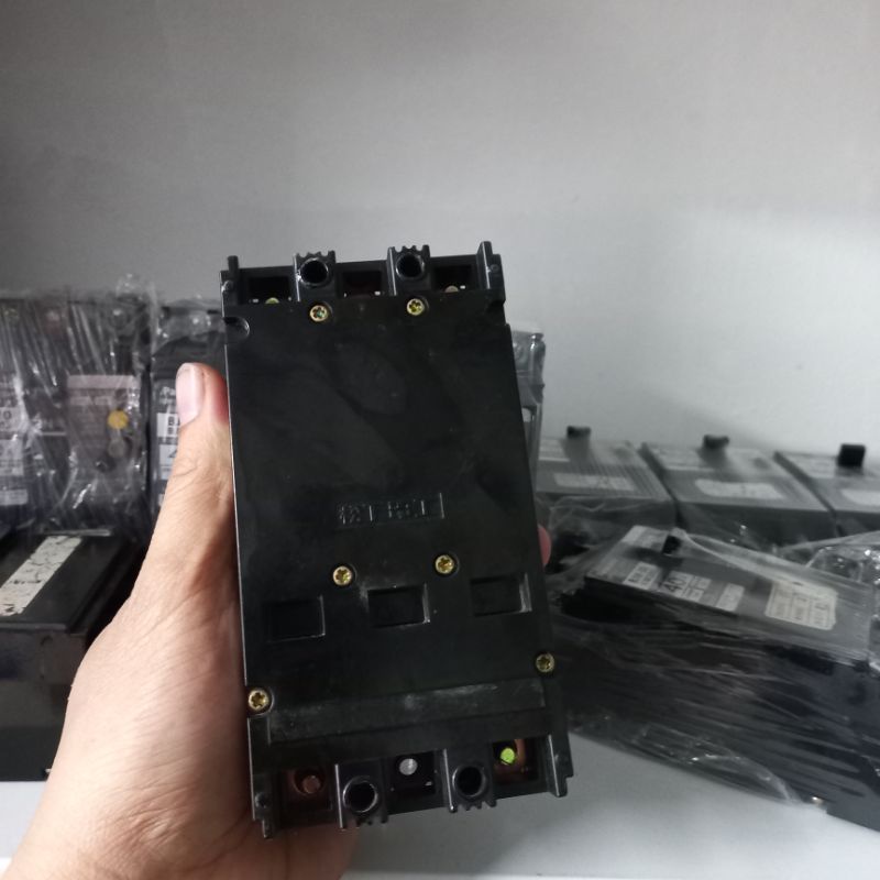 Cầu dao chống giật cũ Japan 40A và 50A 220v