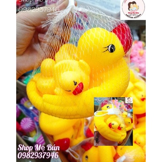 Set vịt mẹ vịt con cao su bóp kêu chíp chíp đồ chơi thả bồn tắm cho bé