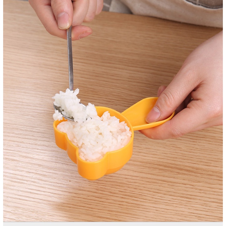 Khuôn Làm Sushi 4 Trong 1 Hình Gấu 3D Dễ Thương