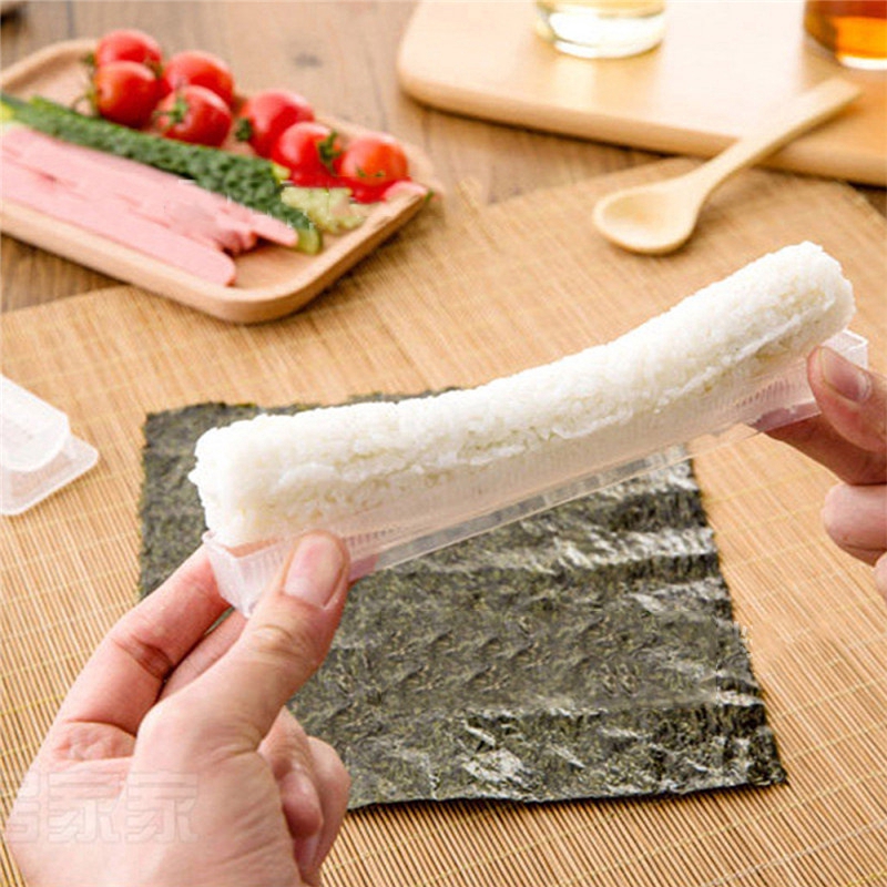Khuôn nhựa dùng làm cơm cuộn và sushi tiện dụng DIY