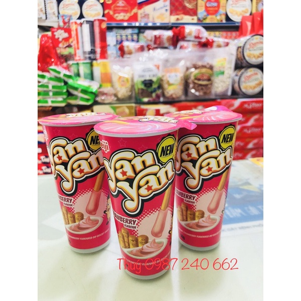 Bánh que Meiji Yan Yan chấm kem vị dâu ly 50g