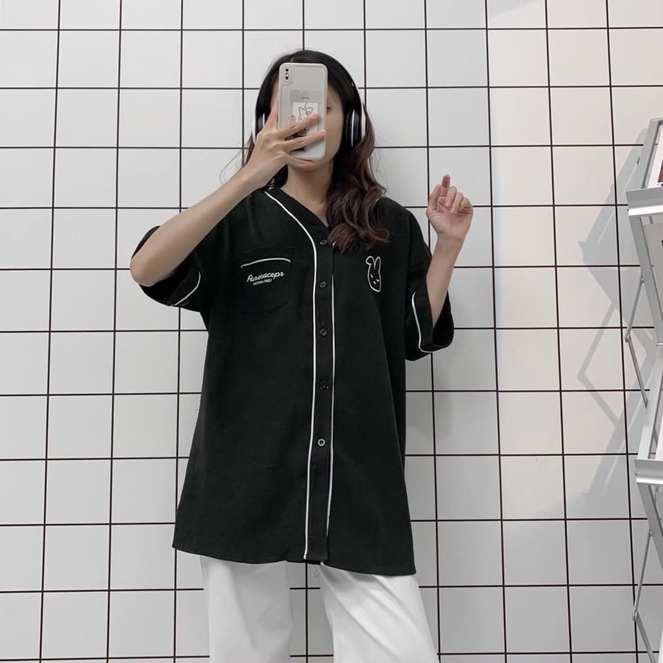 Áo sơ mi viền hình thỏ thêu sơ mi tay lỡ cổ V chất lụa chuẩn from nữ