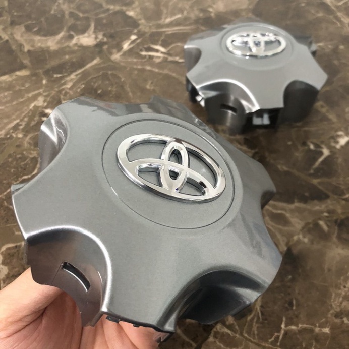 1 chiếc Logo chụp mâm, ốp lazang bánh xe ô tô Toyota Fortuner 2012- 2016 và Toyota Hilux 2011-2015 mã TY-139