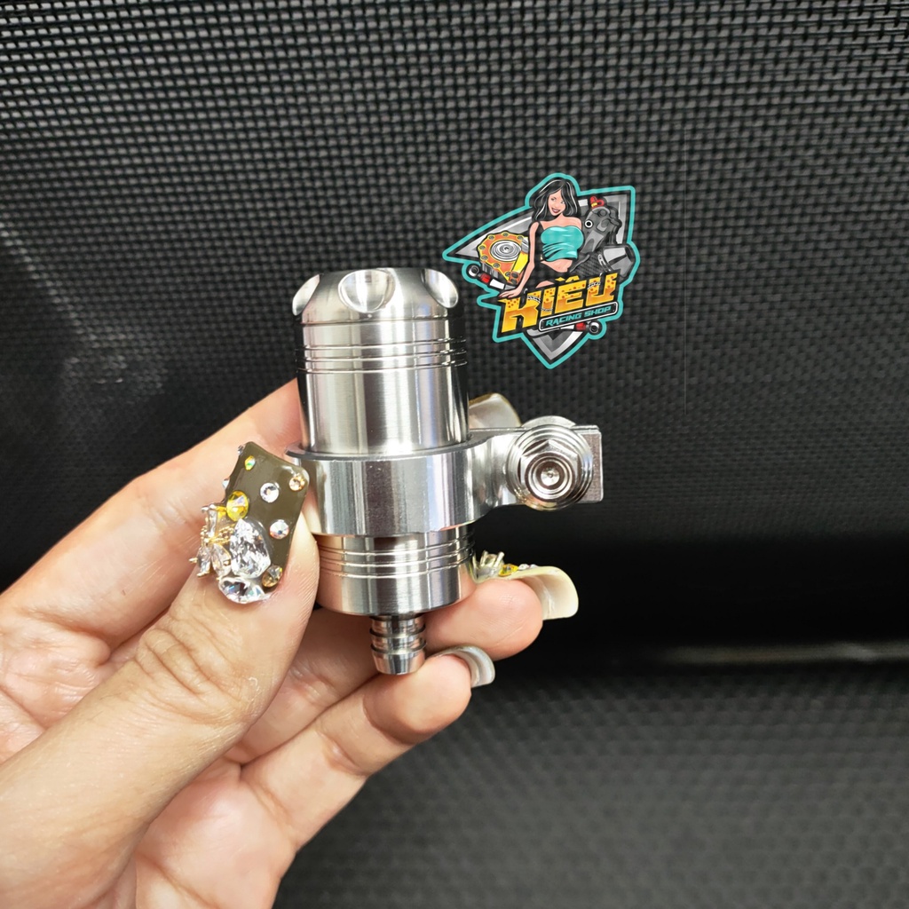 Bình Dầu CNC INOX304 Nguyên Khối Kèm Pat Tặng Kèm Ốc Thái Và Tán Salaya Gắn Cho Mọi Loại Xe