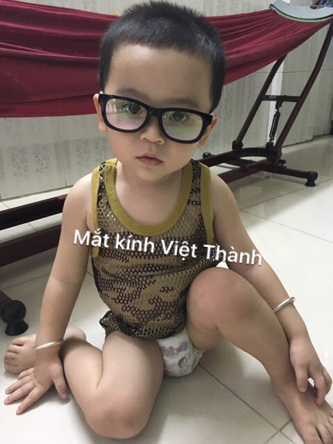 Kính dẻo cho bé chống bụi ngày và đêm