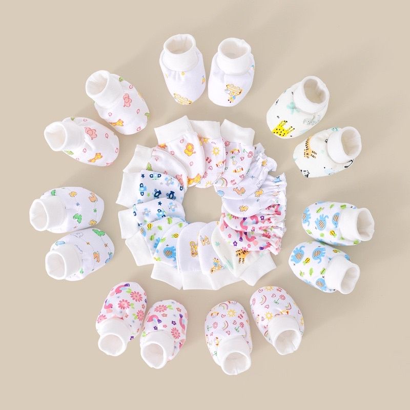 Set Mũ + Bao Tay Bao Chân Vải Cotton Trắng In Hình Cho Bé 0-2 Tháng / Nhiều Mẫu