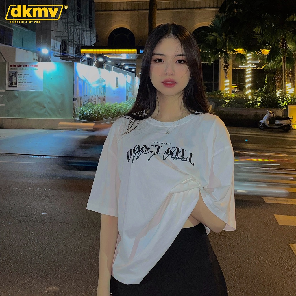 Áo thun nữ form rộng in chữ DKMV - Stride Tee | K12-T4