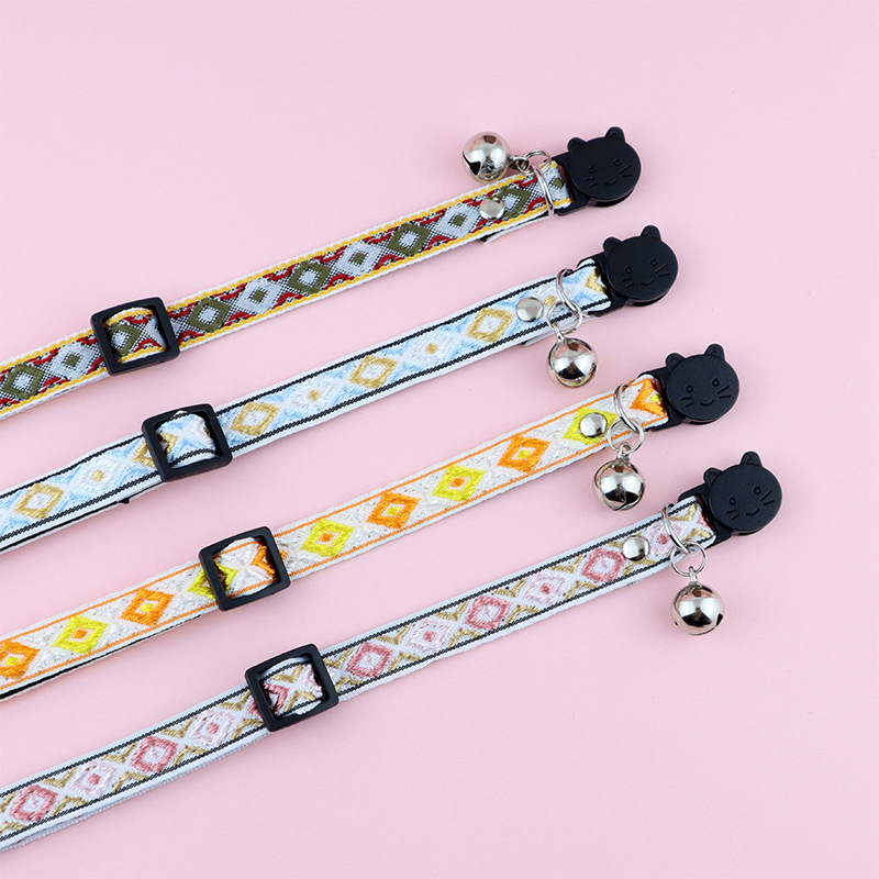 Vòng Đeo Cổ Có Chuông Họa Tiết Hoa Thời Trang Cho Thú Cưng