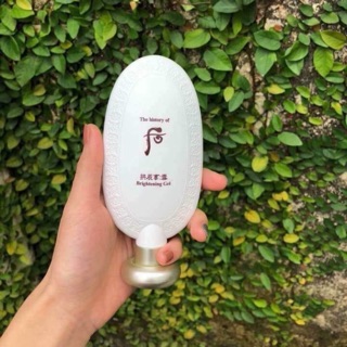 Tẩy da chết whoo trắng 100ml tách set