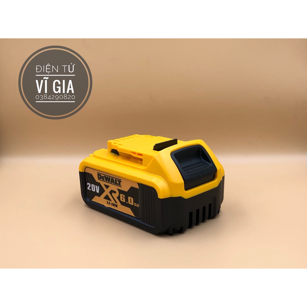 Pin DEWALT 18V  Xr Li-Ion  DCB184-B1 bảo hành 6 tháng