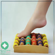 MASSAGE BÀN CHÂN 6 THANH + NHỰA CÓ MƯỜI THANH CON LĂN BẰNG GỖ
