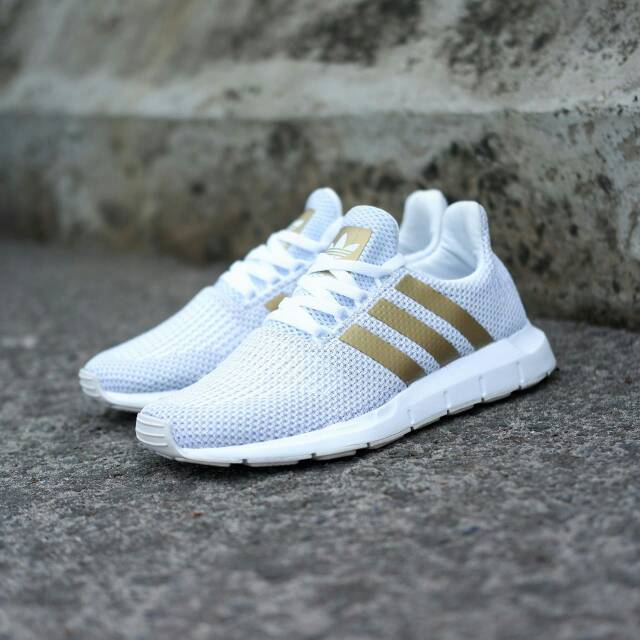 Giày Bata Adidas Swift Run Thời Trang Năng Động