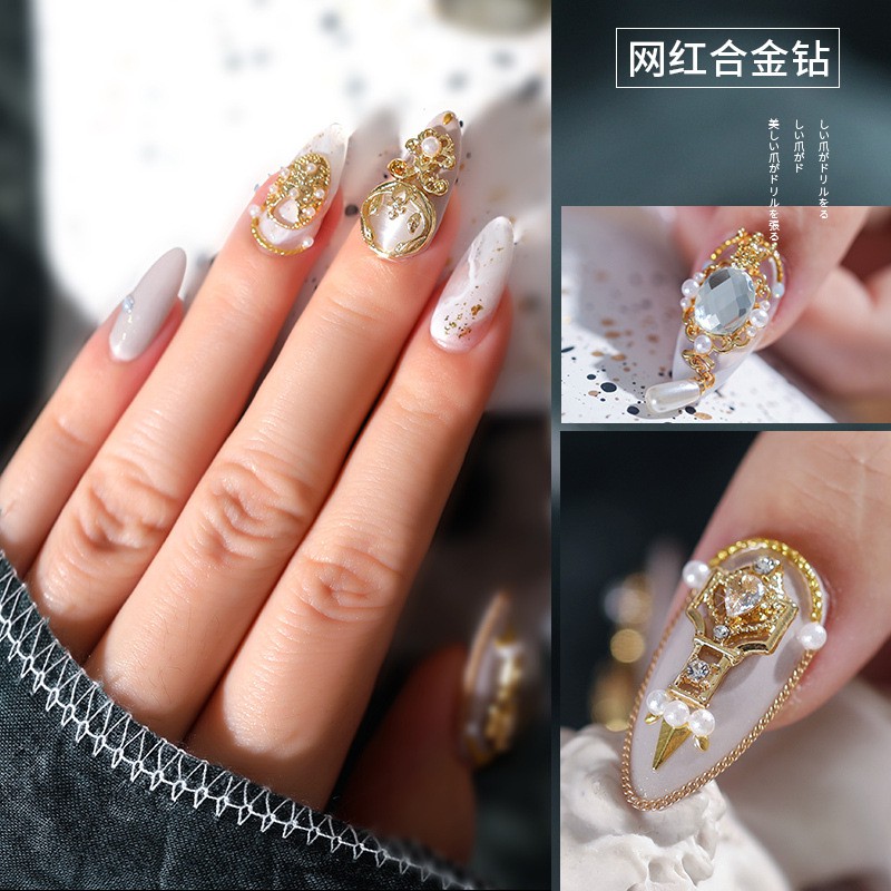 [Hàng mới về] Phụ Kiện Trang Trí Móng Tay Bằng Kim Loại Đính Đá Và Ngọc Trai Giả Hình Vương Miện Độc Đáo