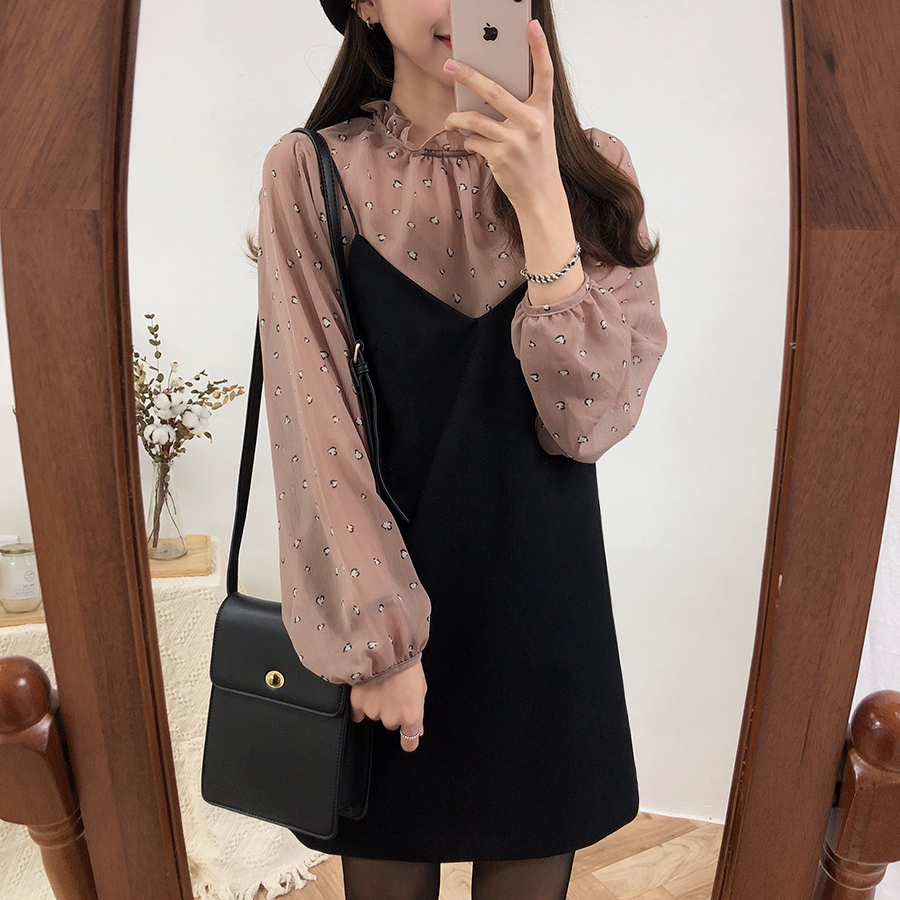 Đầm mini cổ vuông màu trơn 26966