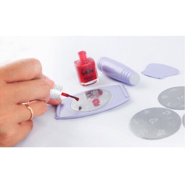 Dụng cụ in hình lên móng tay tiện lợi