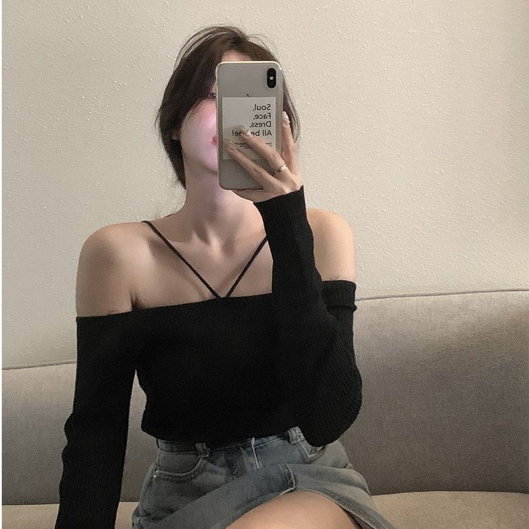 Áo dệt kim hở một bên vai dáng ôm phong cách Hàn Quốc