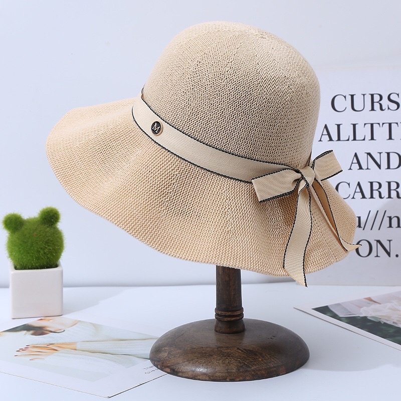 Nón thời trang vành lượn chữ M cho nữ