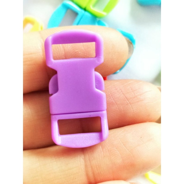 Khoá nhựa 15mm làm vòng tay sinh tồn