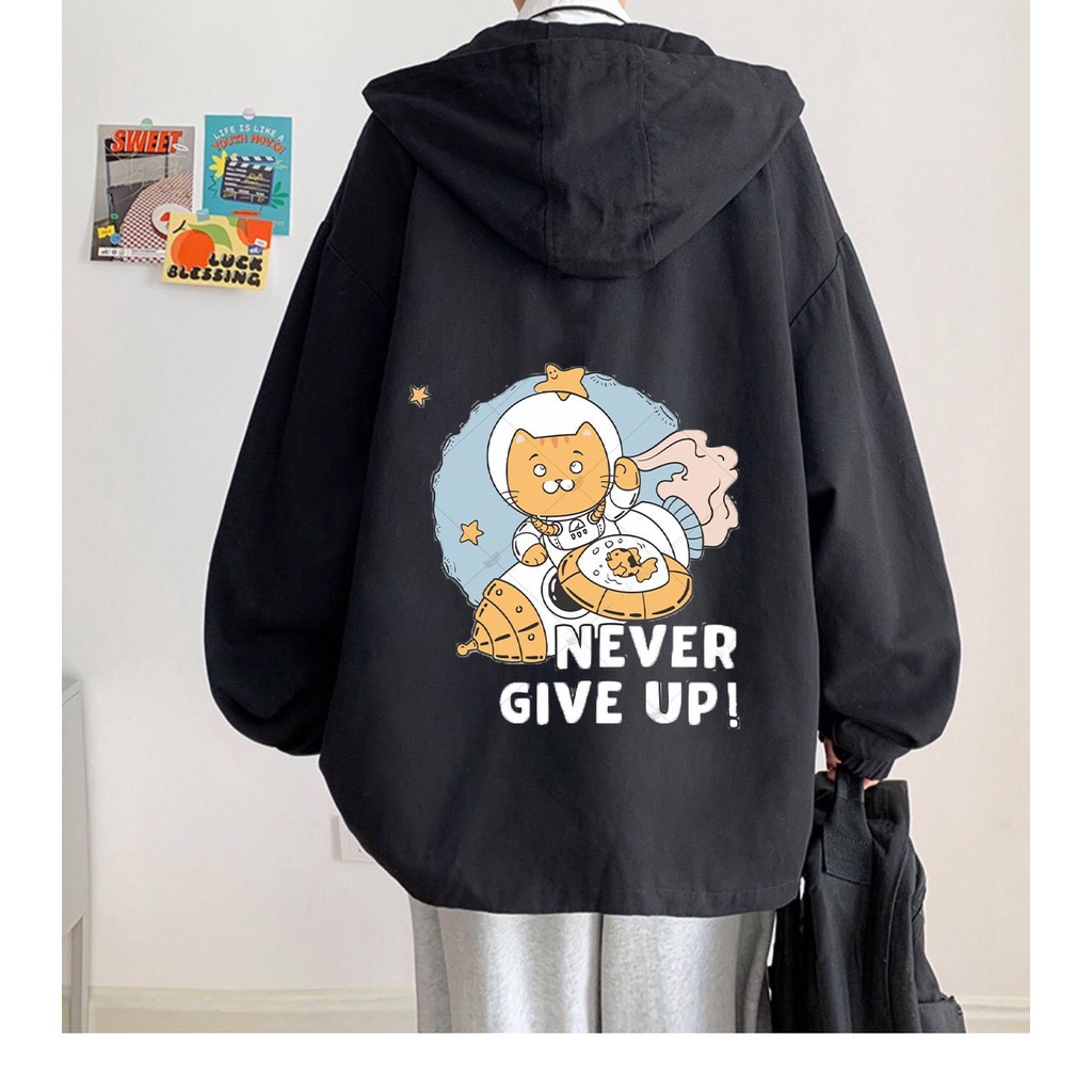 Áo khoác dù nữ from rộng dạng unisxe , khoác vải dù 2 lớp dây kéo khóa phối nón  NEVER GIVE UP