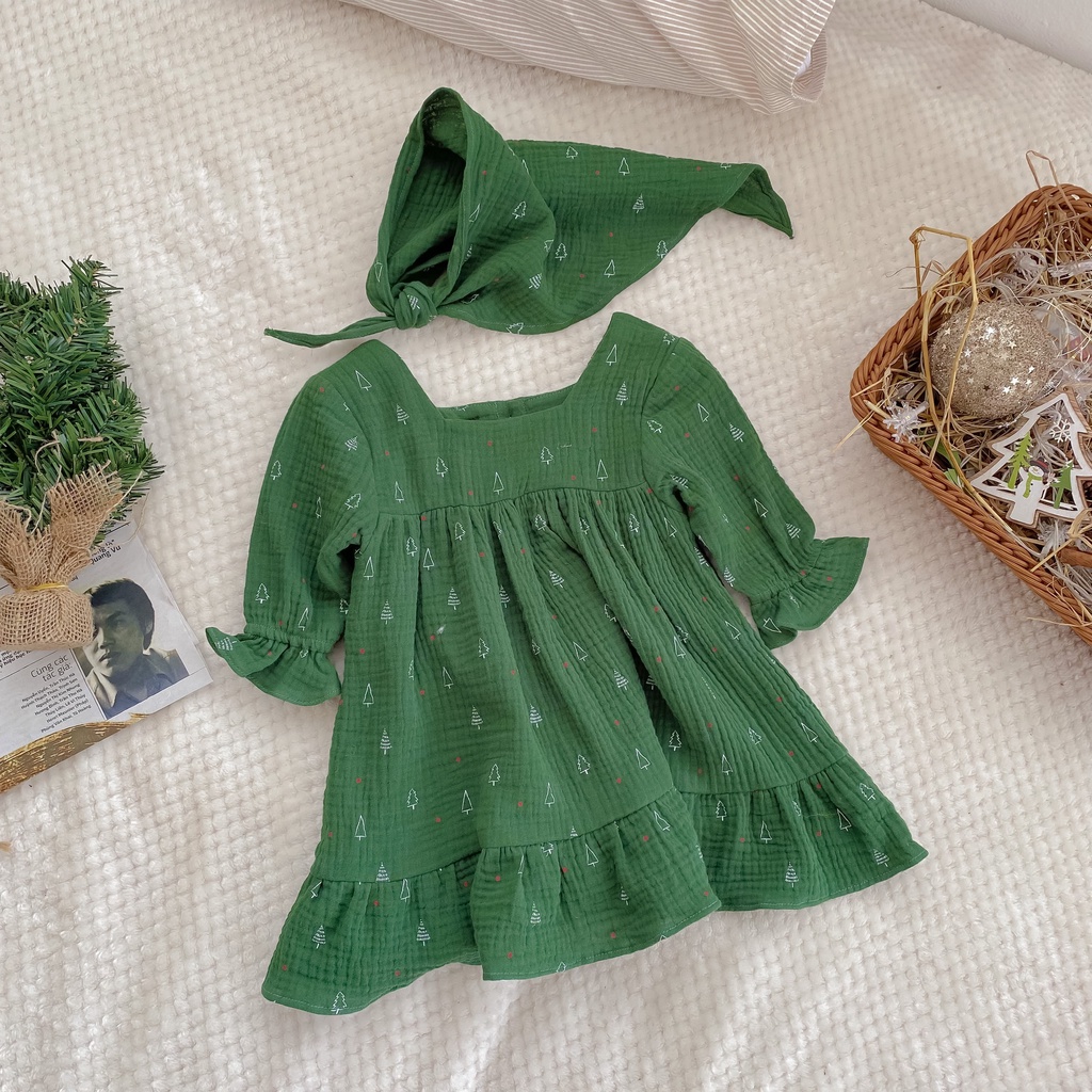(Hàng thiết kế) Váy xô cổ vuông họa tiết cây thông noel kèm khăn cho bé