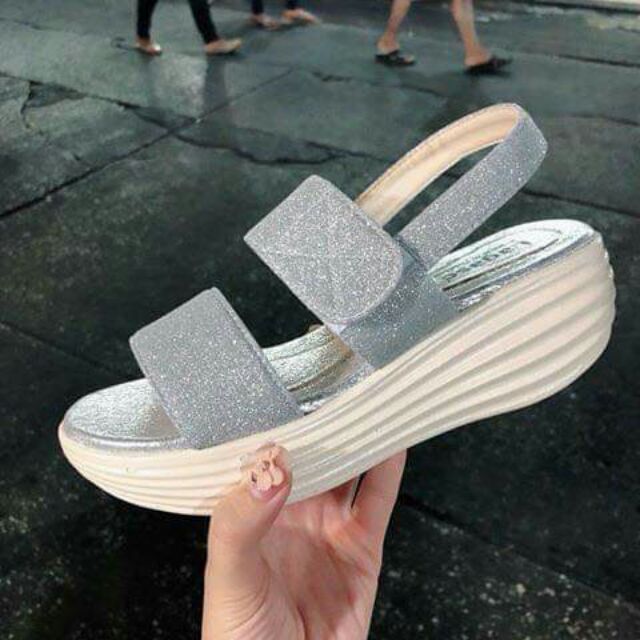 Sandal thái bao đẹp  size 35_40 250k/ đôi oder