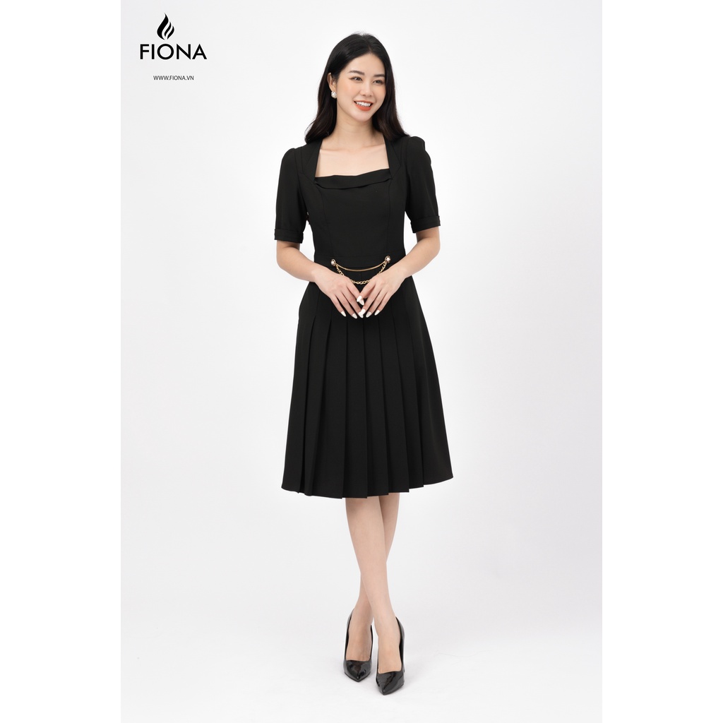 Đầm công sở nữ Fiona dáng ôm xếp ly thân dưới cổ vuông cách điệu F451075