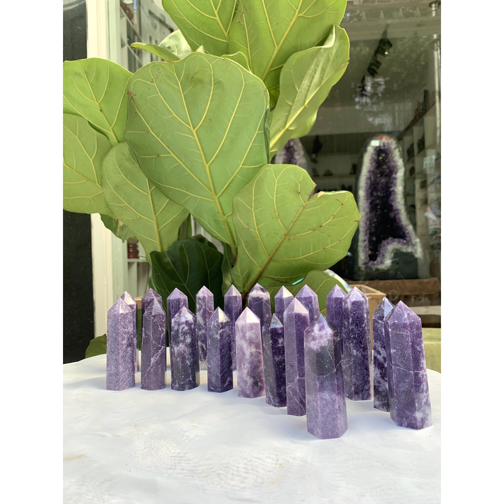 Trụ đá Lepidolite - Lepidolite Point | Đá thanh tẩy , tarot, đá phong thủy, đá sưu tầm | CADA DECOR
