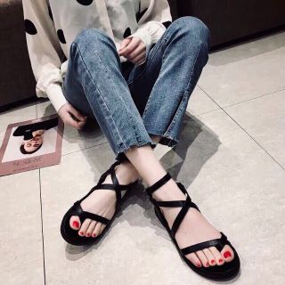 Sandan xỏ ngón xinh