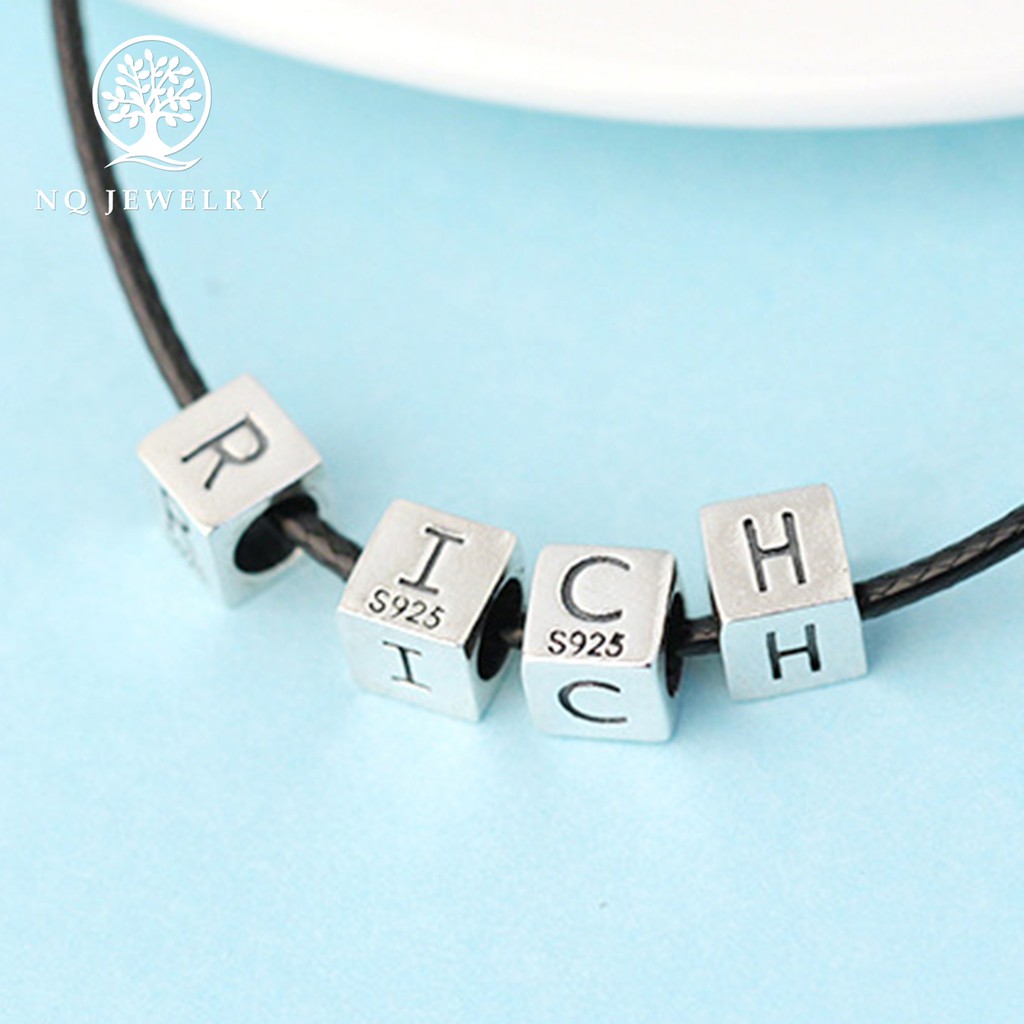 Charm bạc ô vuông khắc chữ cái xỏ ngang 6mm - NQ Jewelry