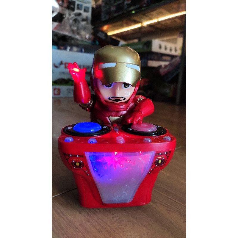 Đồ chơi Iron man đánh DJ ; Người sắt chơi nhạc DJ; đồ chơi Iron man vui nhộn.