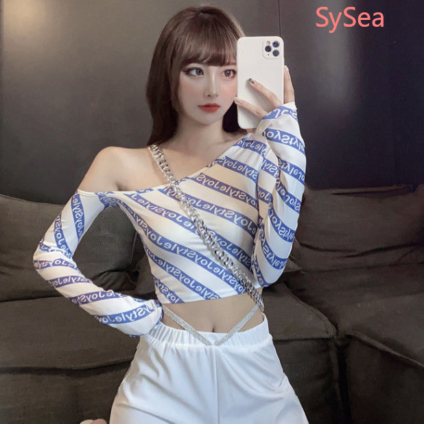 Áo Croptop Trễ Vai Hoạ Tiết Kẻ Sọc Trắng Thiết Kế Thanh Lịch