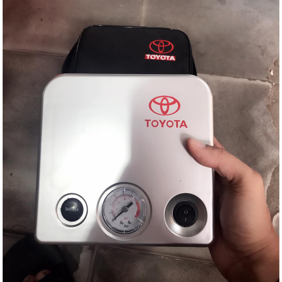 Bơm toyota