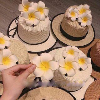 Hoa cài tóc đi biển