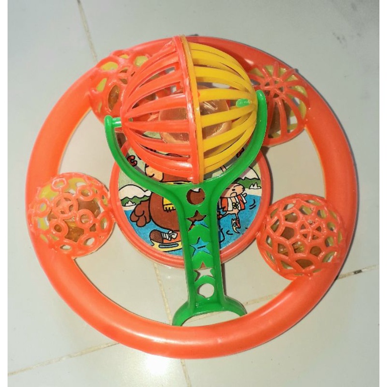 Hai cái lục lạc bằng nhựa cho bé