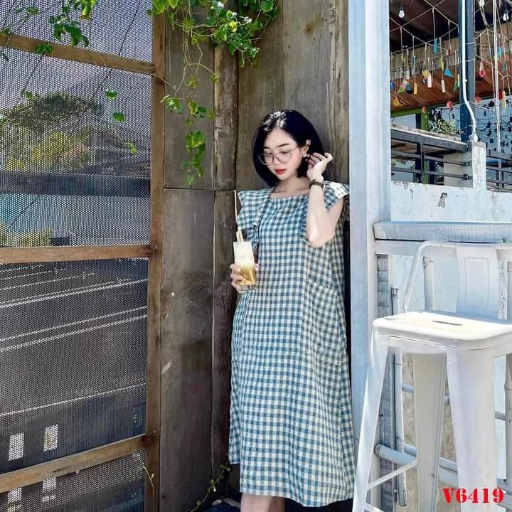 Váy suông cổ vuông tay hến gập họa tiết kẻ caro túi hai bên bên hông, đầm bầu dáng suông tay hến