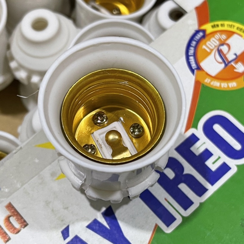 Đuôi đèn xoáy. Đui xoáy treo dùng cho bóng sợi đốt 200W