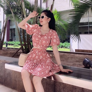 SET ÁO KÈM CHÂN VÁY KẺ CARO IN HOA CÚC