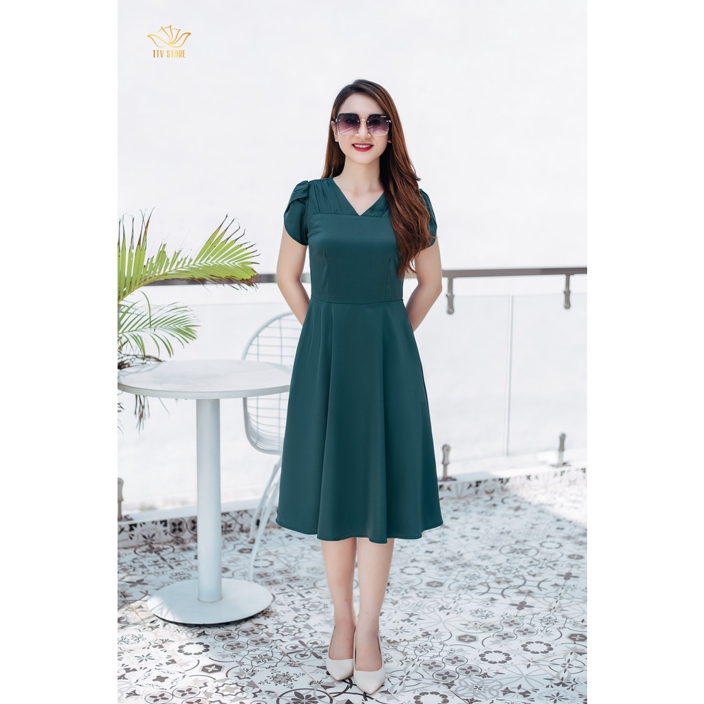 Đầm trung niên thiết kế xoè xanh rêu cổ tim nhúng tay đắp chéo TTV708