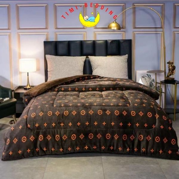 Chăn lông cừu Yuki chính hãng mẫu mới có họa tiết và tem quét mã vạch - Timibedding