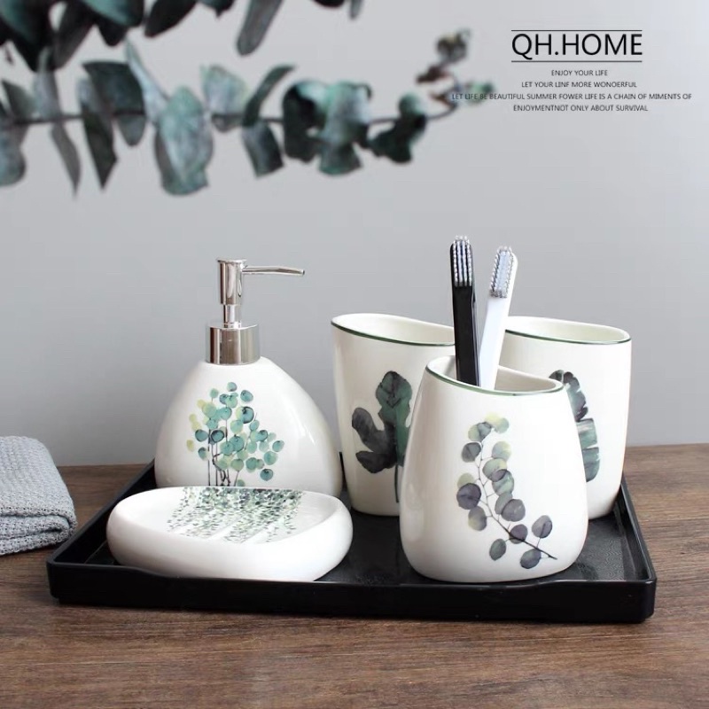 Bộ cốc sứ hoạ tiết lá dùng phòng tắm kèm khay