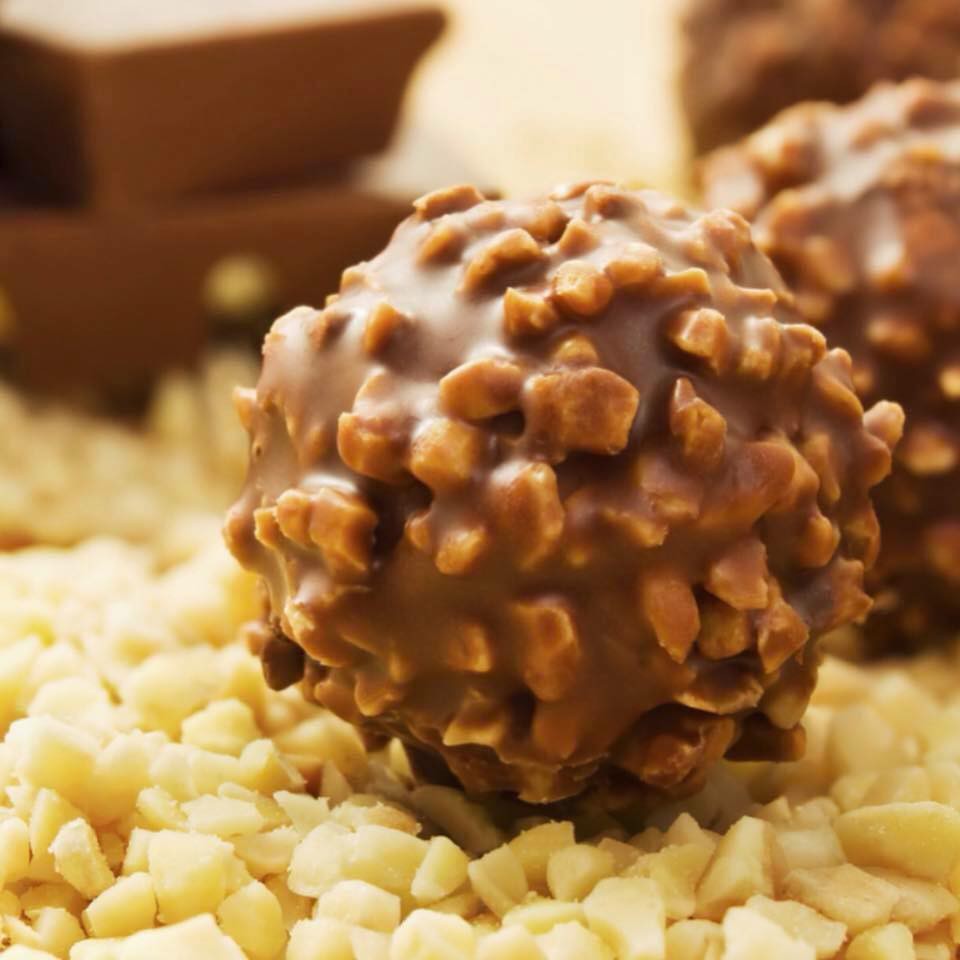 [Mã GROSALE2703 giảm 8% đơn 250K] Sô cô la Ferrero Rocher hộp 16 viên - Đức.