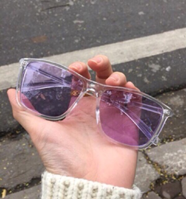 Kính Tây trong nhiều màu | BigBuy360 - bigbuy360.vn